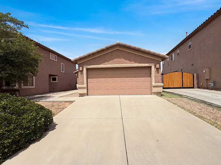 1018 E Lyle Canyon Dr — Photo 1