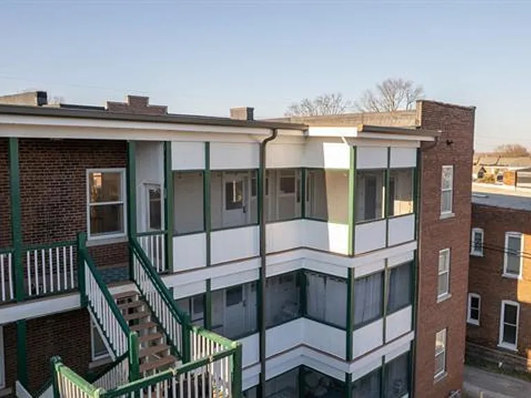 618 Madison St #300 — Photo 25