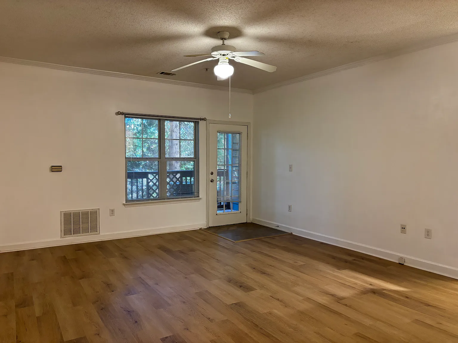 1000 Olde Eastwood Village Blvd — Photo 3