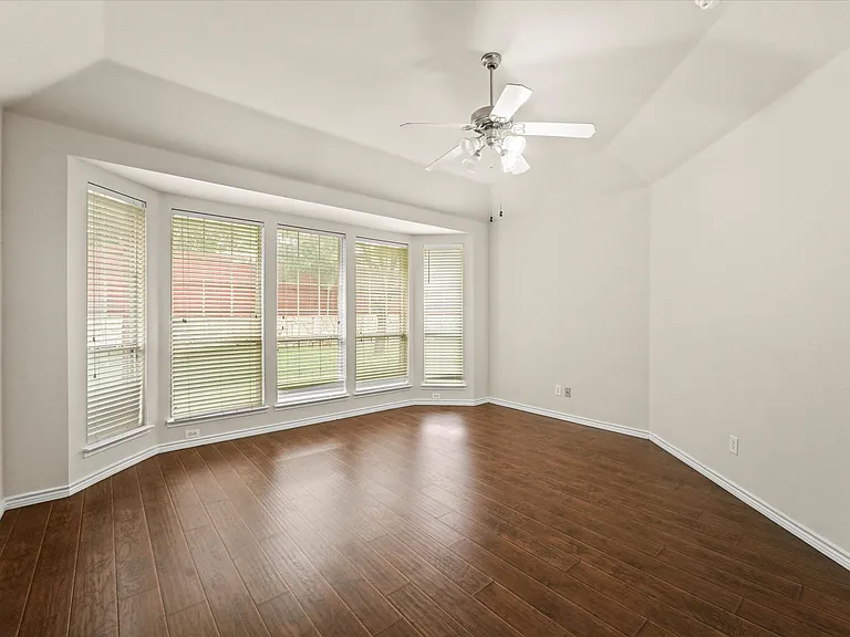 8204 Hitching Trl — Photo 17