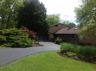 6981 Highfields Farm Cir, Roanoke, VA 24018