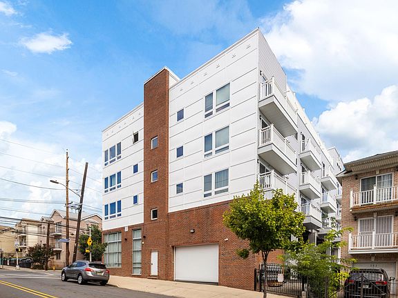 3rd image of 46 Norfolk St #13