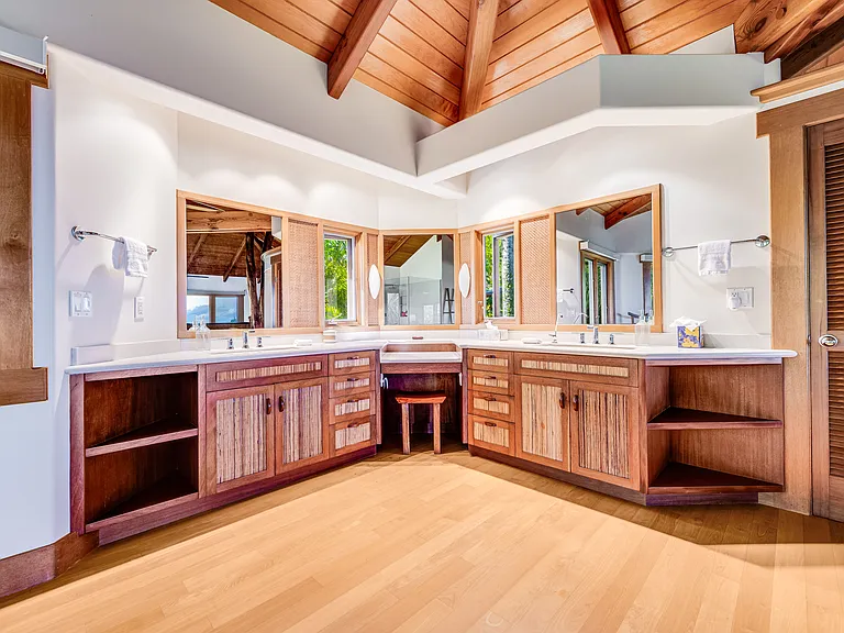 Master vanity