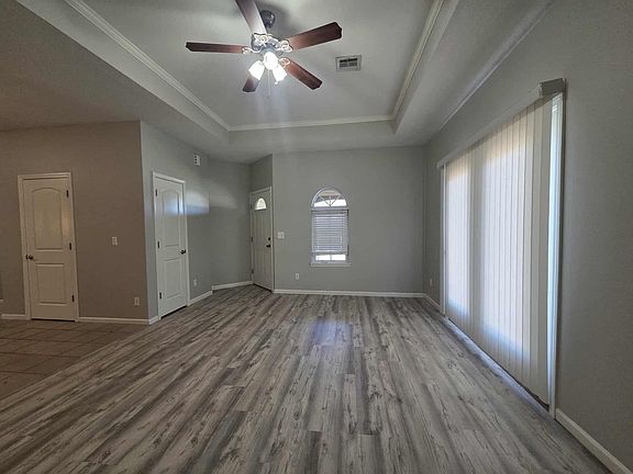 5th image of 410 Michaels Ct
