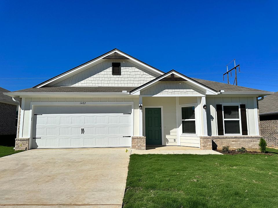 1st image of 1407 Monterey Dr