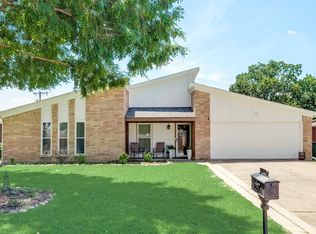 7501 Red Oak St, North Richland Hills, TX 76182