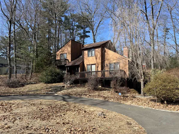 8 Rickwood Lane, Granby, CT 06035