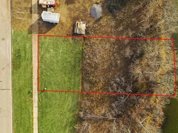 3120 Acorn Trl, Faribault, MN 55021