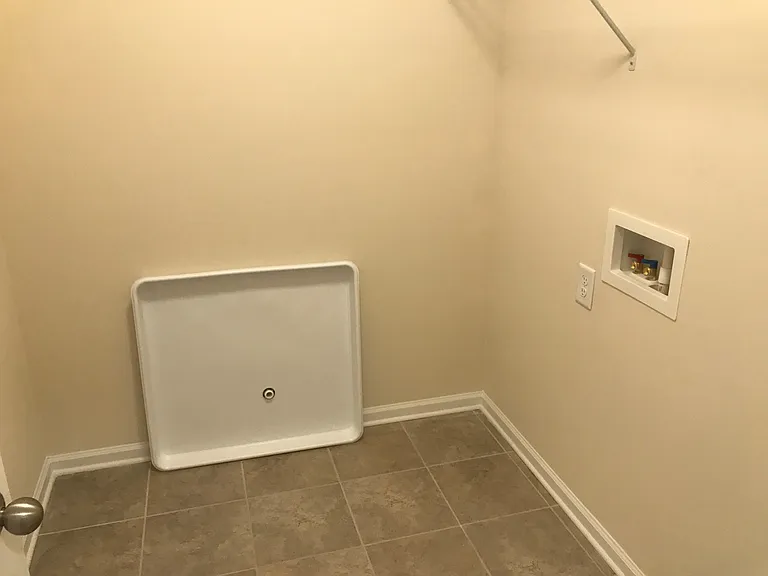 1037 Bannister Rd — Photo 14