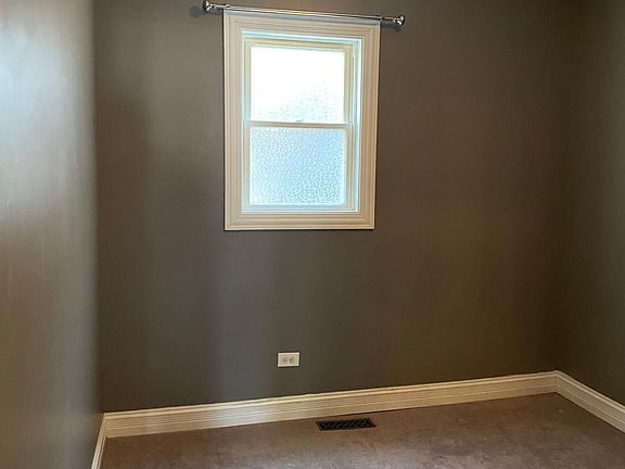 5th image of 3055 S Bonfield St #1A