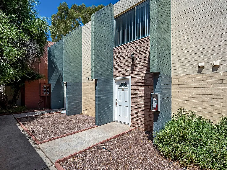 2 bedroom 1.5 bathroom in the heart of Phoenix — Photo 1