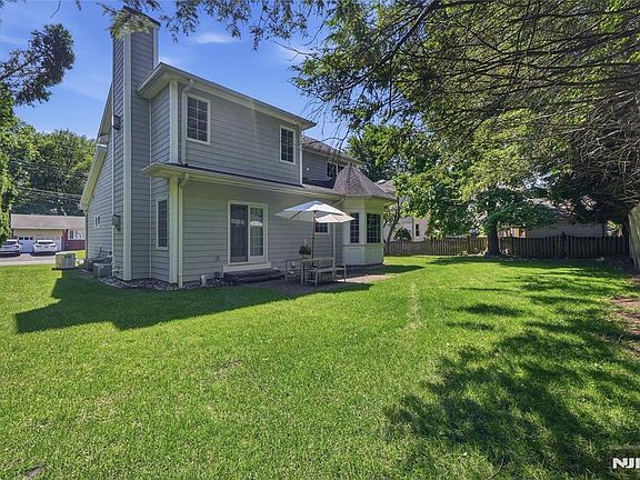 3rd image of 137 6th Street
