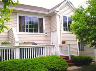 345 Springmist Ct, Bolingbrook, IL 60440