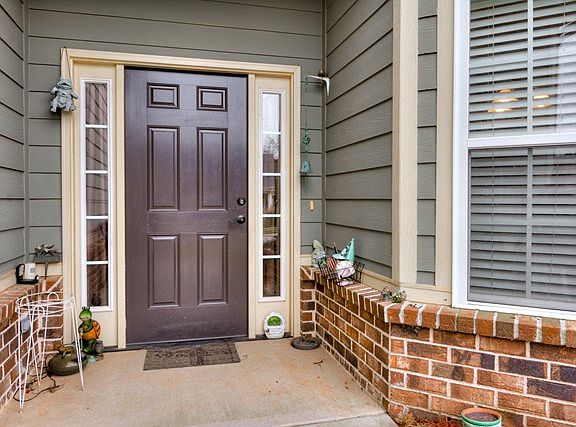 4th image of 127 Sierra Dr