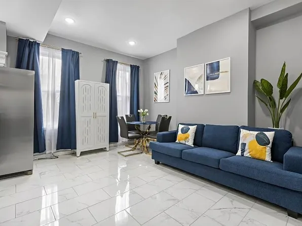 153 Danforth Avenue image 1 of 7
