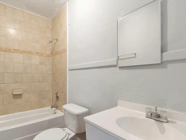 2862 Woodland St W — Photo 7