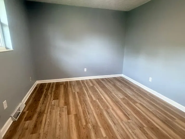 921 Brown School Rd — Photo 12