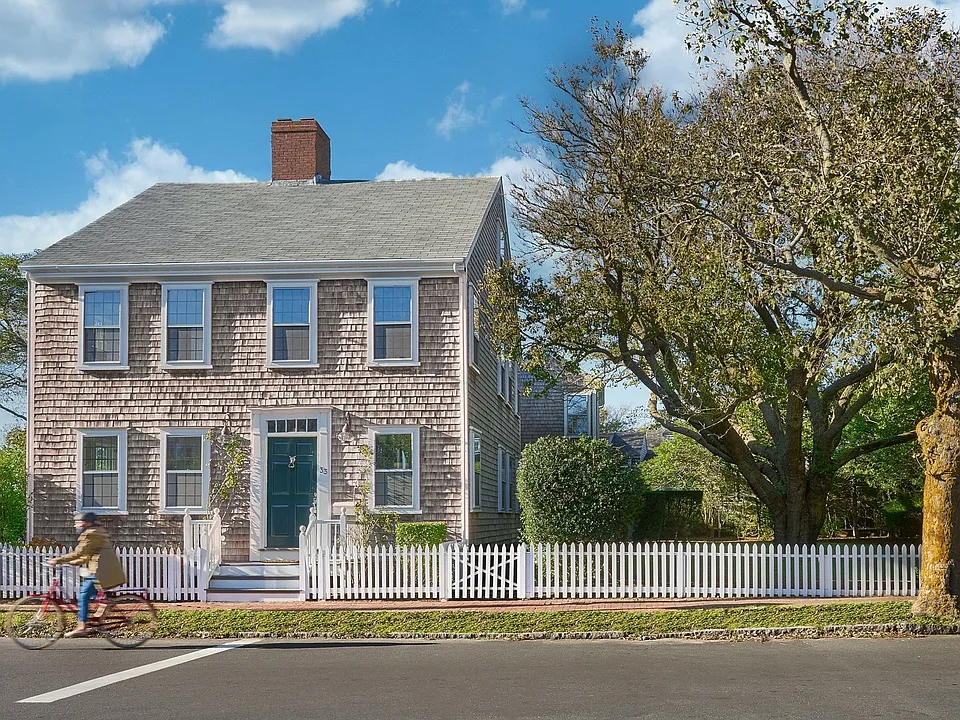 33 Milk St