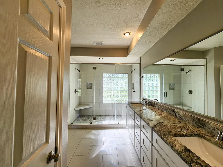 2412 N Mission Cir — Photo 27
