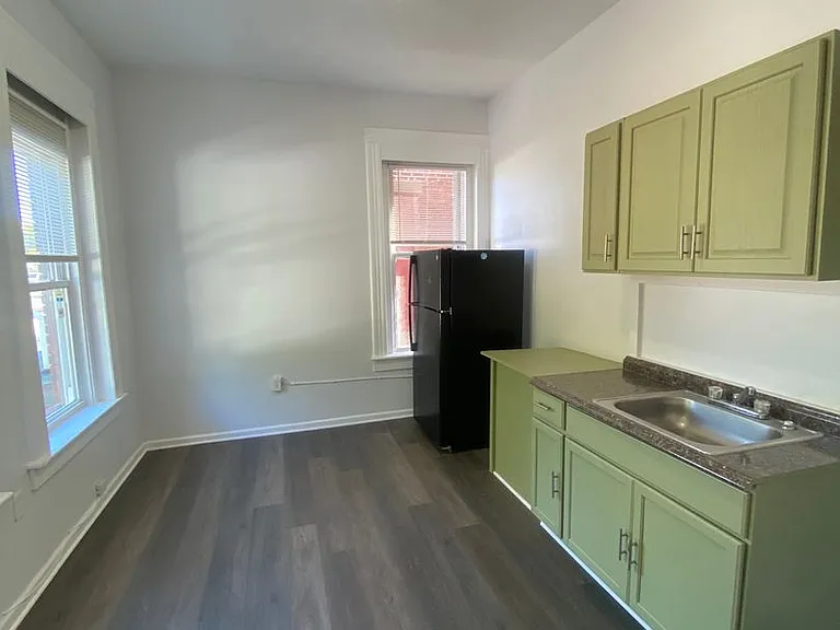 81 W Main St — Photo 7