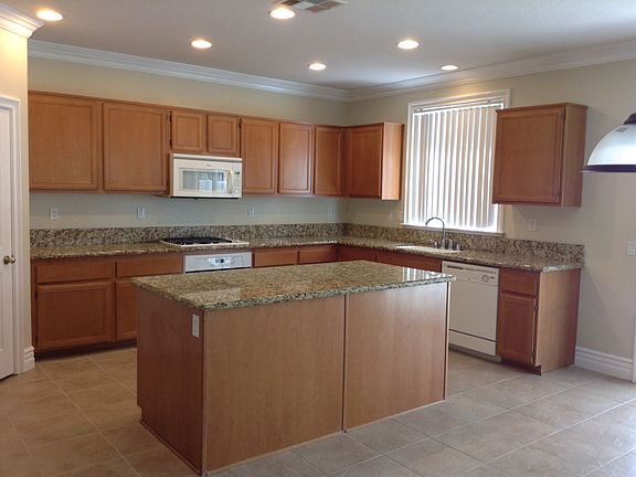 3rd image of 2506 Red Pine St