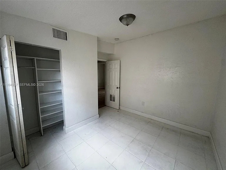 1950 Washington Ave #2 — Photo 11