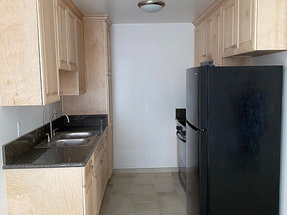2nd image of 11937 W Jefferson Blvd #4