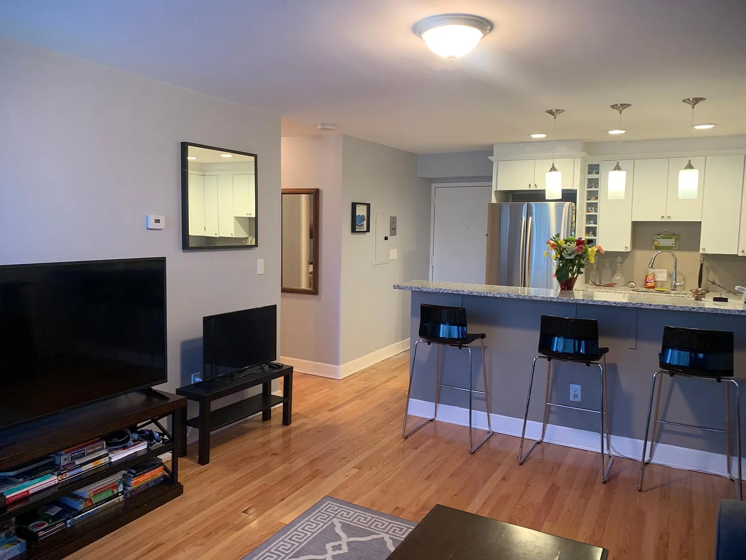 12 Inman St — Photo 3