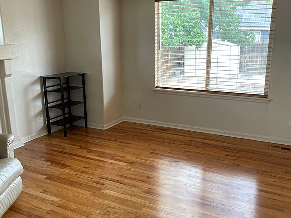 3rd image of 12594 Dale Ct