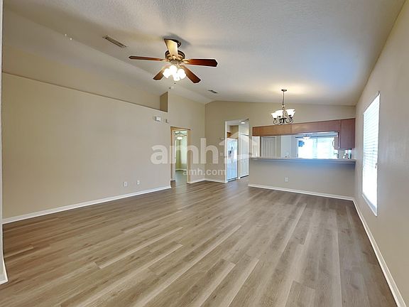 5th image of 8521 Deer Chase Dr