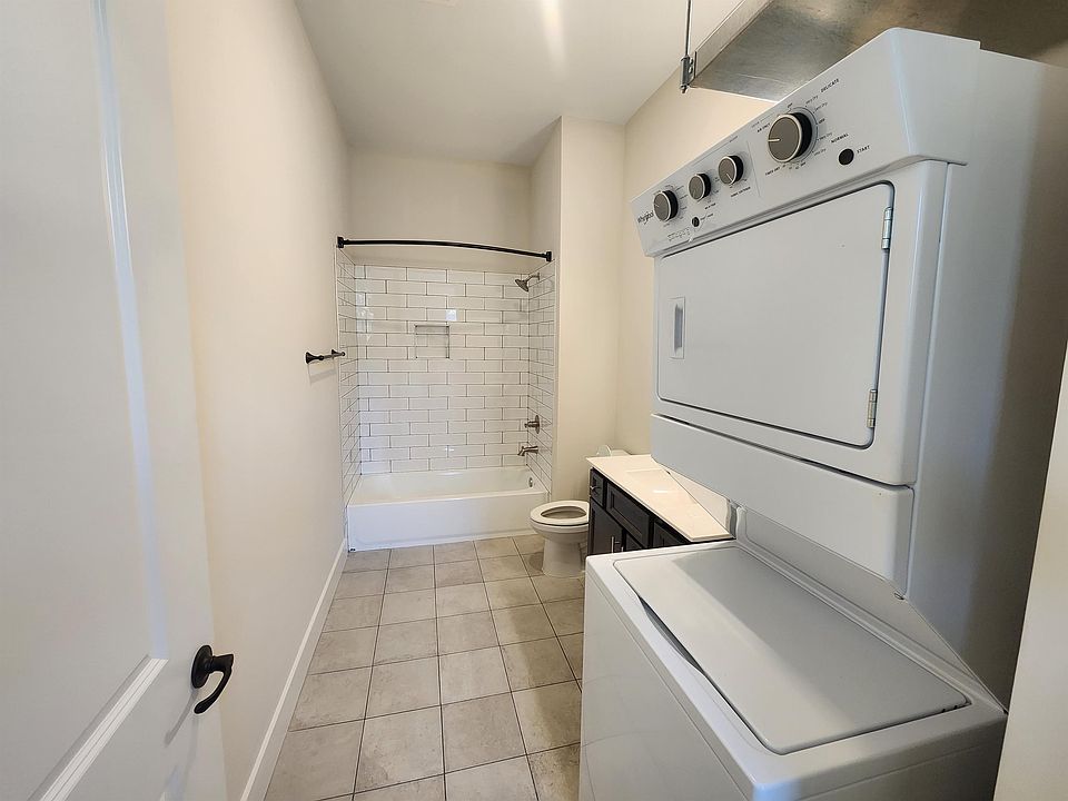 1st image of 605 N 2nd St