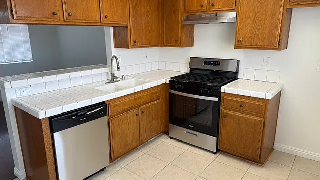 1 bed, 690 sqft, $1,930 — Photo 4