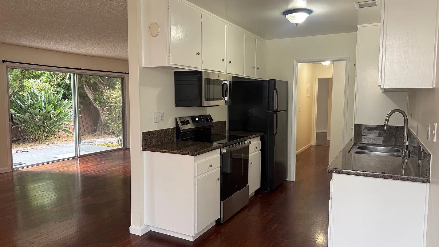 2 bed, 1178 sqft, $2,850 — Photo 2