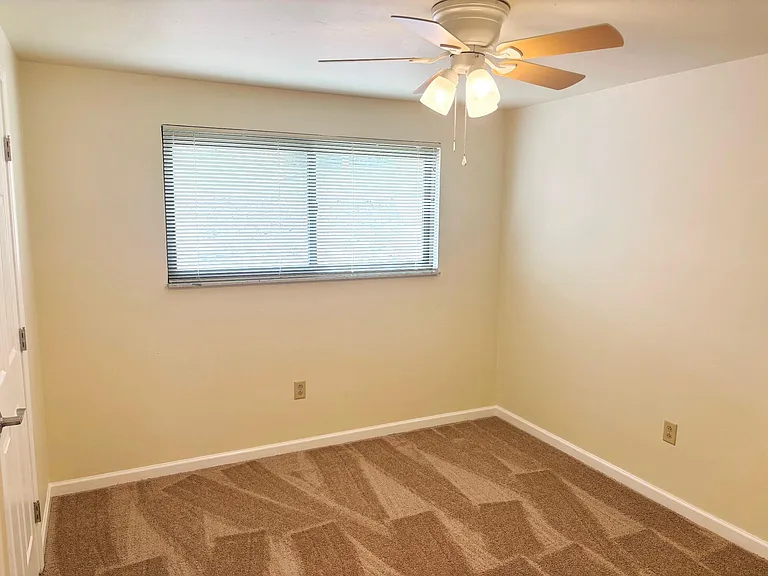 1222 Frank Ave — Photo 9