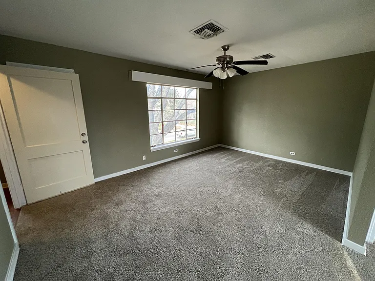 430 Bryn Mawr Dr — Photo 3