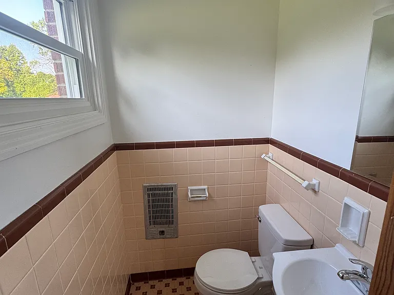 3001 Hillhurst Dr — Photo 11