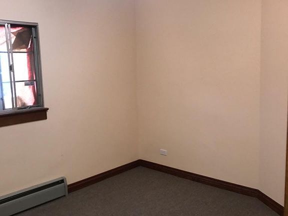 3rd image of 903 E Evans Ave