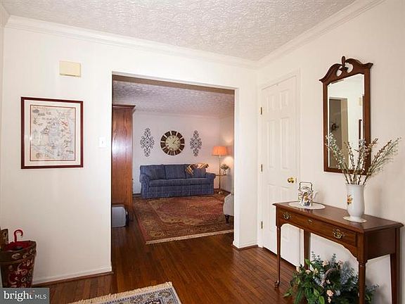 4th image of 489 Windemere Dr
