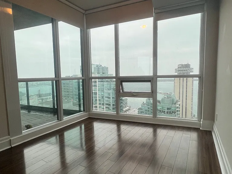 16 Harbour St #3509 — Photo 7
