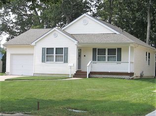 41 Morning Glory Ct, Toms River, NJ 08755