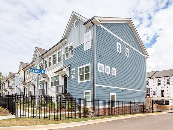 2nd image of 3817 Oxford Cir #32