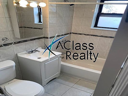 5th image of 2558 35th St #2