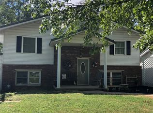 103 Walnut St, Marshall, IL 62441