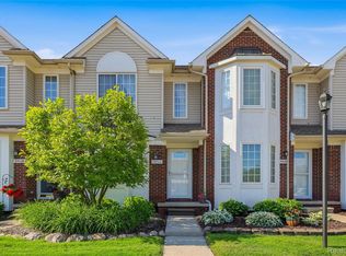 35024 Windsor Dr #35, New Baltimore, MI 48047