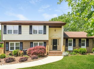 999 Nottingham Rd, High Point, NC 27262