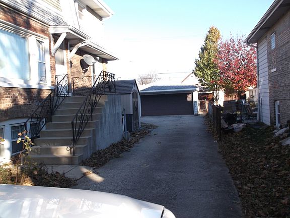 5th image of 2113 S 61st Ct