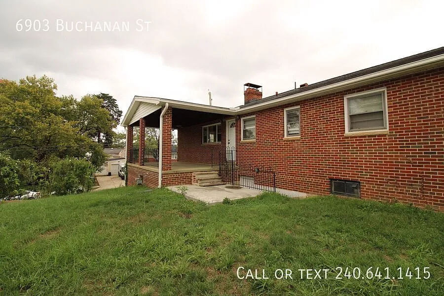 6903 Buchanan St