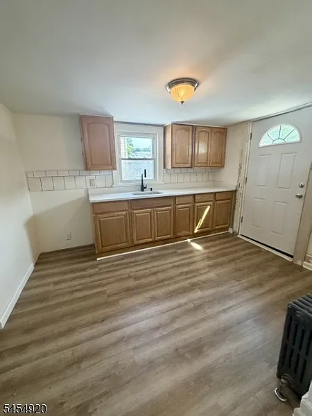 3 bed, 1.0 bath, $2,900 — Photo 2