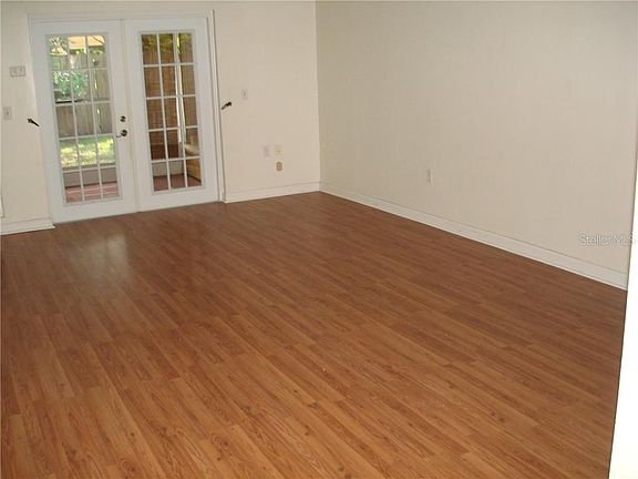 4th image of 1153 Thayer St