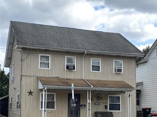 209-211 S 2nd St, Lehighton, PA 18235